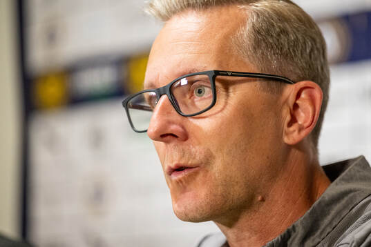 Mjällbys assisterande tränare Christofer Augustsson vid