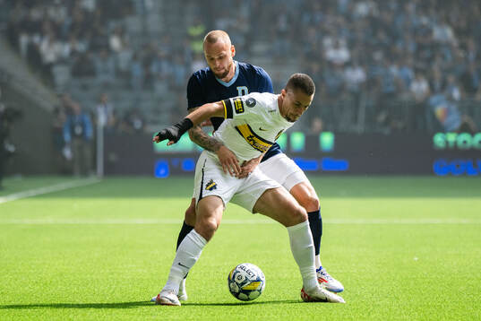 Djurgårdens Adam Ståhl och AIKs Dino Besirovic