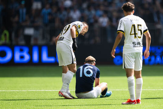 AIKs Dino Besirovic och Djurgårdens Tobias Gulliksen