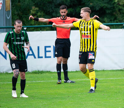 IFK Hässleholms Axel Henriksson jublar när domaren