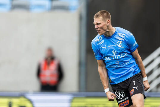 Halmstads Birnir Ingason jublar