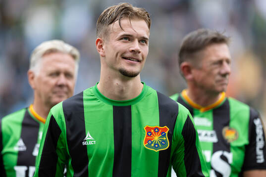 GAIS Alexander Ahl Holmström på line up innan