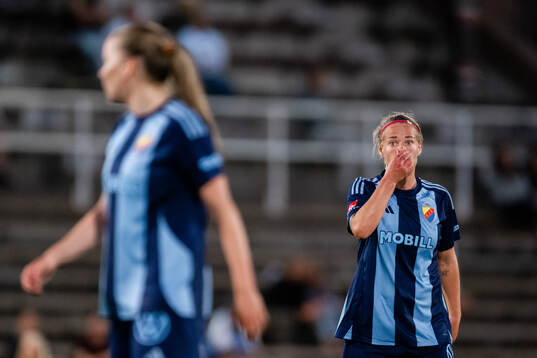 Djurgårdens Therese Åsland deppar