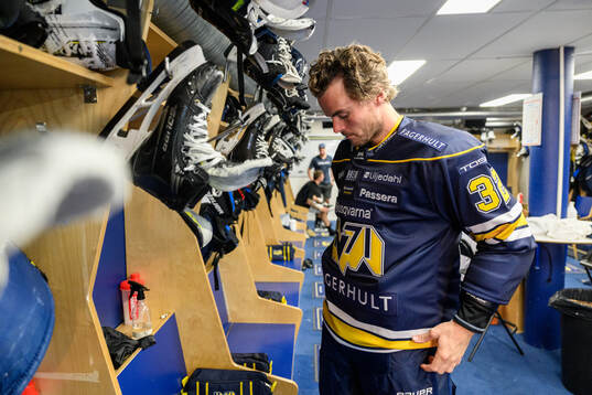 s Oscar Engsund byter om