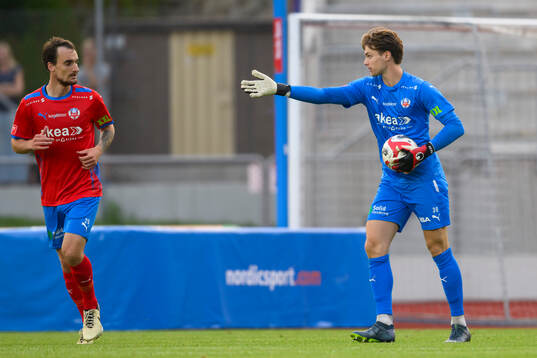 Helsingborgs Adam Hellborg och Helsingborgs målvakt Nils