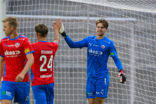 Helsingborgs Daniel Bergman och målvakt Nils Arvidsson