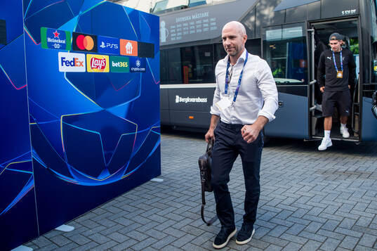 Head coach Henrik Rydström of Malmö FF arrives