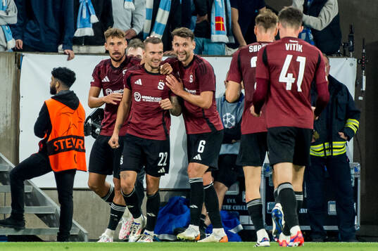 Lukas Haraslin of Sparta Prag celebrate with teammates