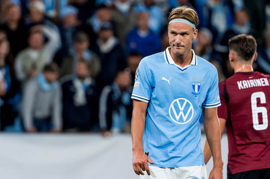 Erik Botheim of Malmö FF looks dejected