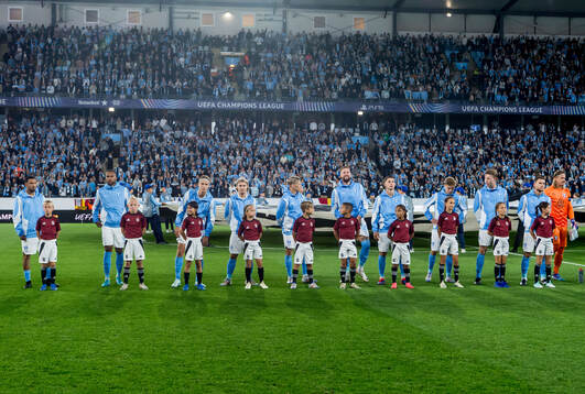The players of Malmö ahead the UEFA Champions League