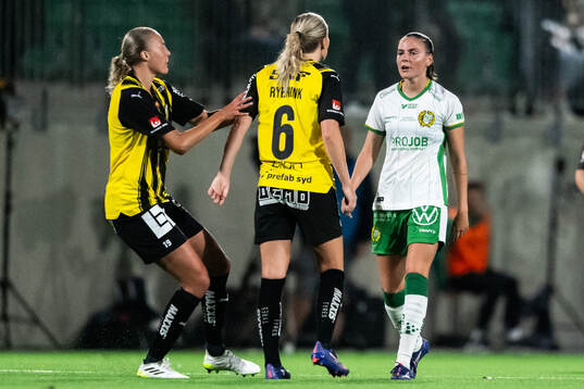 Häckens Josefine Rybrink och Hammarbys Smilla Vallotto