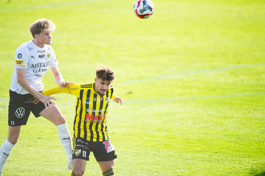 IFK Hässleholms Alen Zahirovic och Mjällbys Jacob
