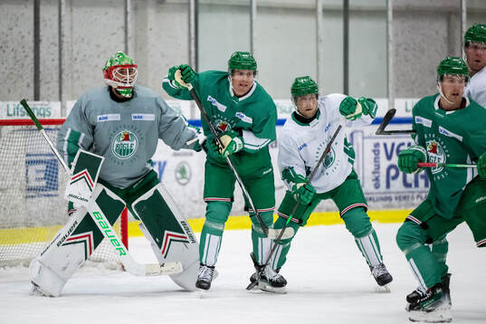 målvakt Arvid Holm, Oliver Eklind och Jesper Pettersson