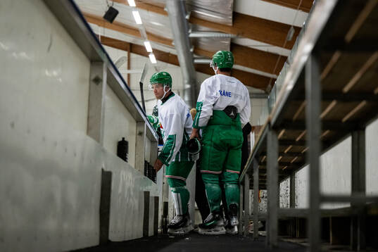 Leon Bristedt och Josh Dickinson