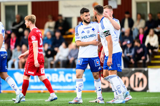 IFK Norrköpings Max Watson jublar med Laorent Shabani