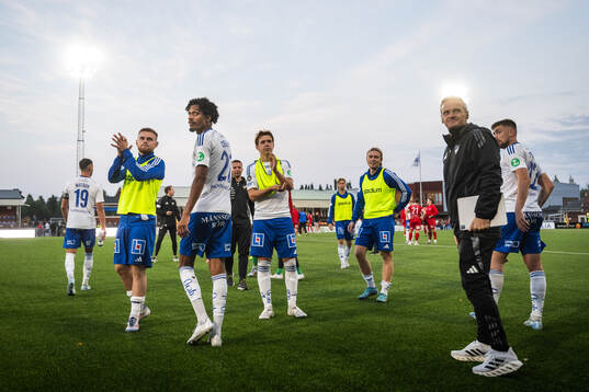 IFK Norrköpings Jesper Ceesay jublar med lagkamrater