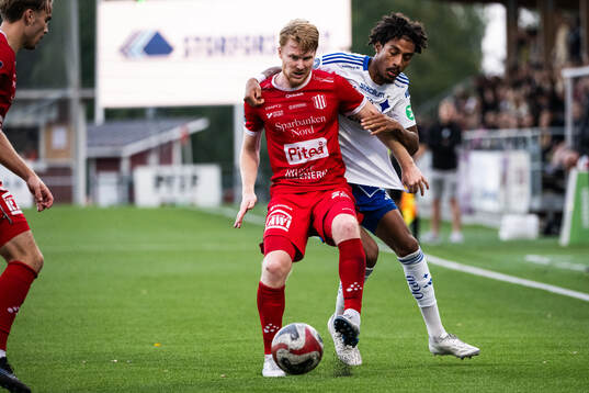 Piteås Jonathan Käller och IFK Norrköpings Jesper Ceesay