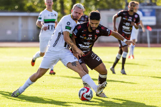 GAISs Jonas Lindberg och Trollhättans Ishak Shamoun