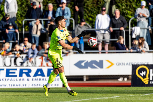 Trollhättans målvakt Cameron Hogg