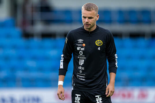 Gustav Henriksson of Elfsborg warms up