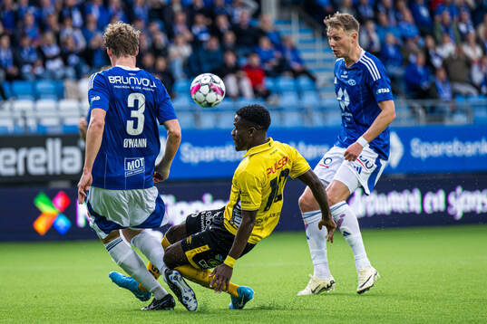 Michael Baidoo of Elfsborg missing a chance to score
