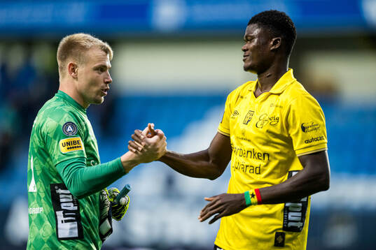 Isak Pettersson and Terry Yegbe of Elfsborg