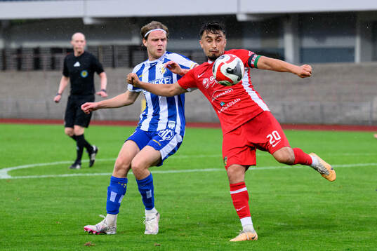 IFK Göteborgs Oscar Pettersson och Ariana FCs Arfanullah