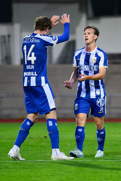 IFK Göteborgs Gustaf Norlin och Lucas Kåhed jublar