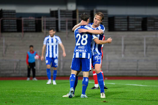 IFK Göteborgs Lucas Kåhed och August Erlingmark jublar