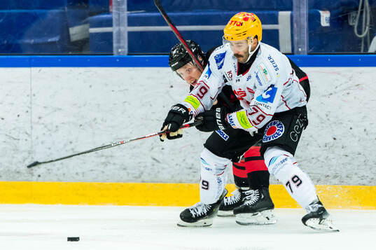 Fischtown Penguins Colt Conrad och Malmö Redhawks Lassi