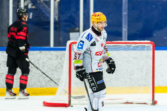 Fischtown Penguins Alex Friesen jublar