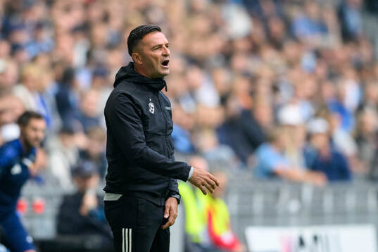 Head coach Damjan Oslaj of Maribor