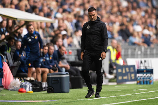 Head coach Damjan Oslaj of Maribor