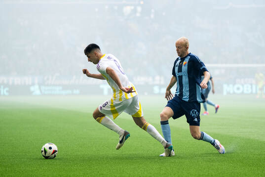 Marko Božic of Maribor and Peter Therkildsen of Djurgården