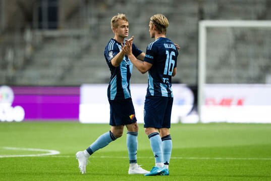 Oskar Fallenius of Djurgården and Tobias Gulliksen of