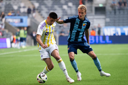 Marko Božic of Maribor and Oskar Fallenius of Djurgården