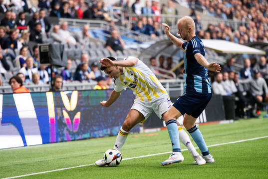 Marko Božic of Maribor and Peter Therkildsen of Djurgården