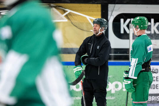 Tränare Roger Hansson och Anton Bengtsson