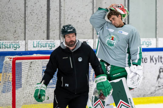 Målvaktstränare Peter Hirsch och målvakt Arvid Holm