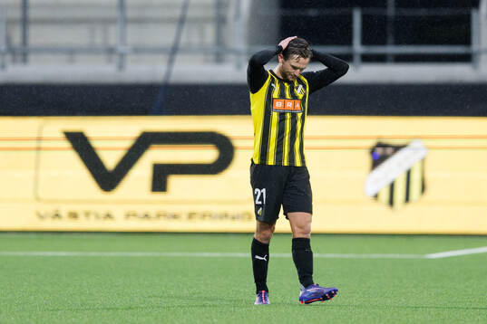 Adam Lundqvist of Häcken looks dejected