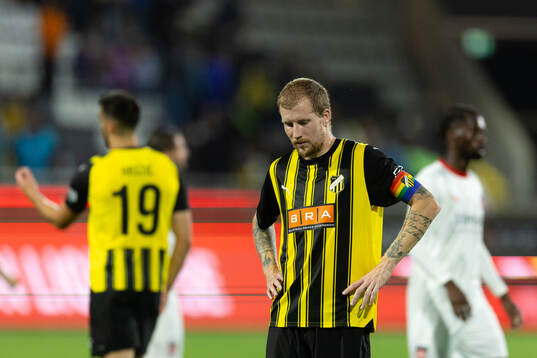 Simon Gustafson of Häcken looks dejected