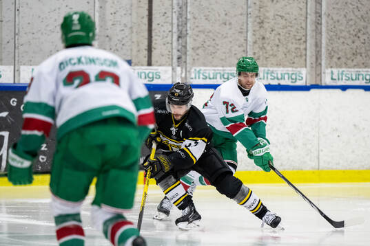 Västerås Konstantin Komarek och Rögles Daniel Zaar