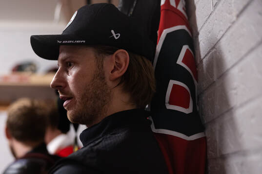 Frölundas Erik Thorell innan ishockeymatchen i Strömstad