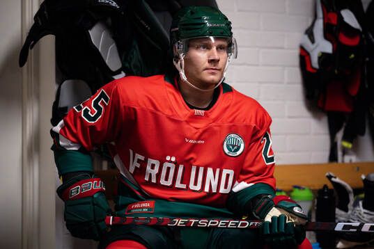 Frölundas Arttu Ruotsalainen innan ishockeymatchen i