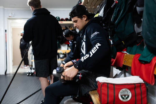 Frölundas Linus Nässén innan ishockeymatchen i