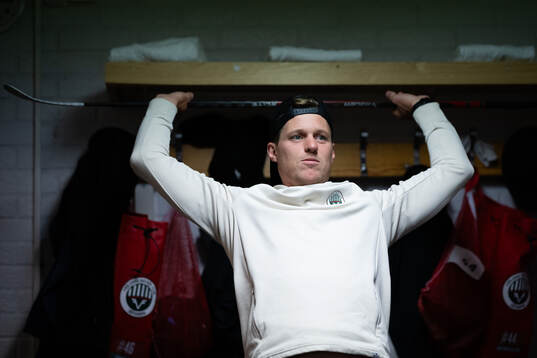 Frölundas målvakt Lars Johansson innan ishockeymatchen i