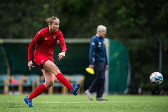 Ragne Hagen Svastuen of Røa warms up