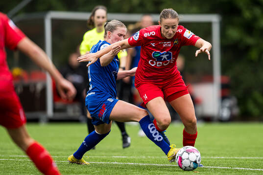Ida Skaar Kroken of Åsane and Ragne Hagen Svastuen of Røa