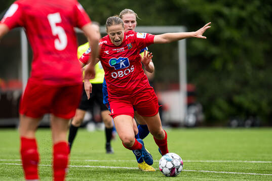Ragne Hagen Svastuen of Røa and Ida Skaar Kroken of Åsane