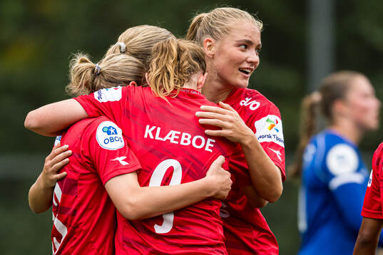 Julie Elise Hoff Klæboe of Røa celebrates